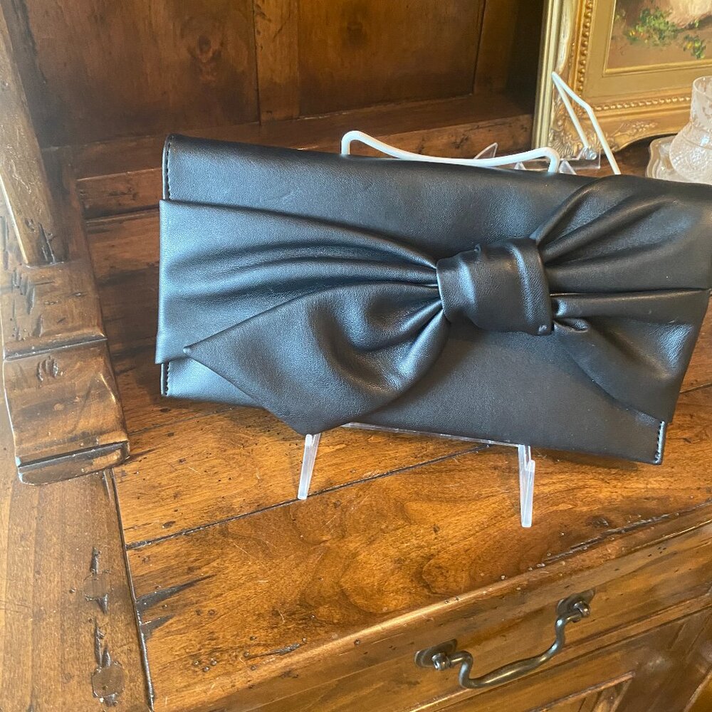 I.N.C. WOMEN'S BLACK BOW CLUTCH HANDBAG